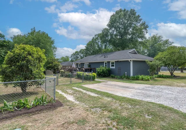 Homes for sale in Taylors, SC | 504 Cunningham Rd, Taylors, SC 29687 | MLS# SPN336711