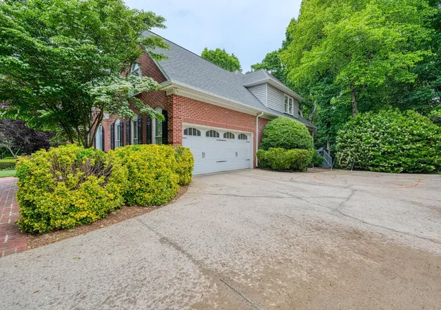 3rd image of 343 English Oak Rd, Simpsonville, SC 29681 | MLS# SPN336812