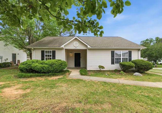 Homes for sale in Spartanburg, SC | 2000 Shalann Dr, Spartanburg, SC 29301 | MLS# SPN336827