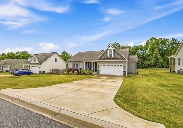 Homes for sale in Lyman, SC | 740 Hammett Pointe Ct, Lyman, SC 29365 | MLS# SPN336884