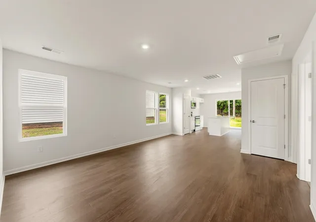 Photo 2 of Single family home for sale at 167 Cloverfield Ln, Spartanburg, SC 29307 | MLS# SPN336885 | Listing updated on 2026-08-31