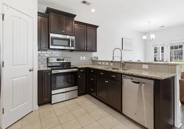 Photo 4 of Sale Pending at 712 Hayden Ln, Inman, SC 29349 | MLS# SPN336912 | Listing updated on 2026-10-20