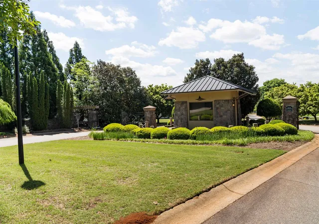 3rd image of 715 E Ridgewater Dr, Chesnee, SC 29323 | MLS# SPN336925