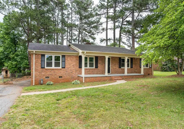 Homes for sale in Boiling Springs, SC | 2031 Evergreen Dr, Boiling Springs, SC 29316 | MLS# SPN336999