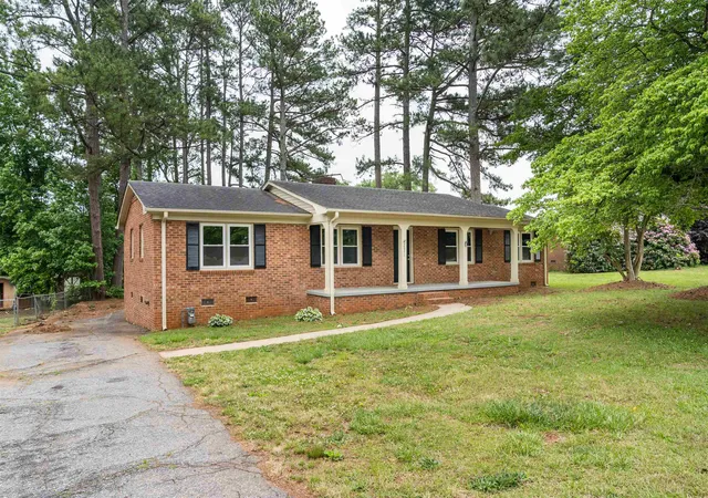 Homes for sale in Boiling Springs, SC | 2031 Evergreen Dr, Boiling Springs, SC 29316 | MLS# SPN336999