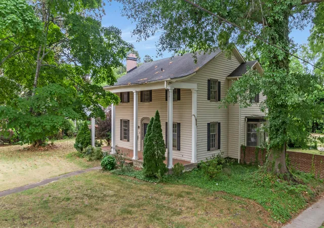 Photo 2 of Single family home for sale at 429 S Petty St, Gaffney, SC 29340 | MLS# SPN337011 | Listing updated on 2026-05-16