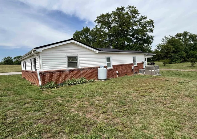 Homes for sale in Chesnee, SC | 2451 Fairfield Rd, Chesnee, SC 29323 | MLS# SPN337049