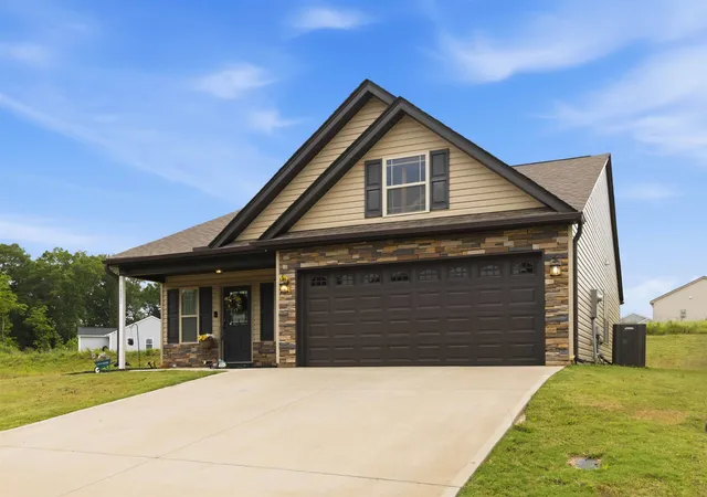 Photo 3 of Single family home for sale at 1331 Martin Rd, Spartanburg, SC 29301 | MLS# SPN337051 | Listing updated on 2026-06-07