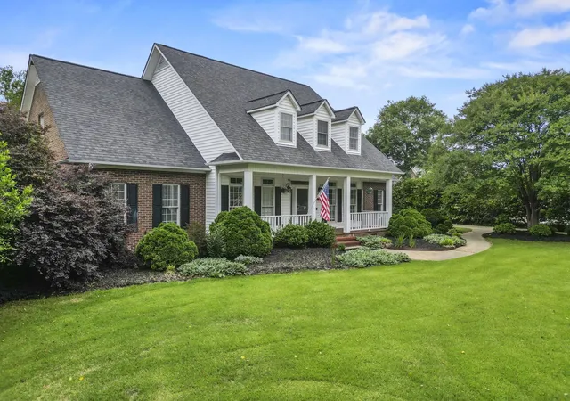 Photo 2 of Single family home for sale at 313 N Oakley Ln, Spartanburg, SC 29301 | MLS# SPN337081 | Listing updated on 2026-08-13