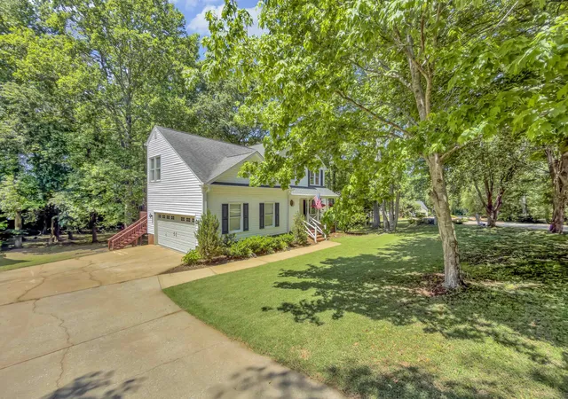 Homes for sale in Simpsonville, SC | 1 Indian Laurel Ct, Simpsonville, SC 29680 | MLS# SPN337154