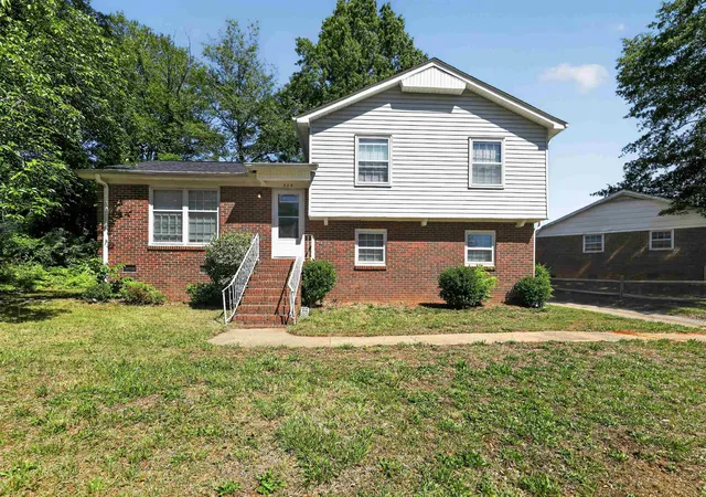 Homes for sale in Spartanburg, SC | 308 Willow Oaks Dr Dr, Spartanburg, SC 29301 | MLS# SPN337184
