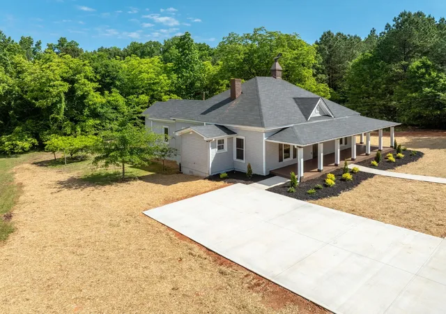 Homes for sale in Woodruff, SC | 444 W Peachtree St, Woodruff, SC 29388 | MLS# SPN337186