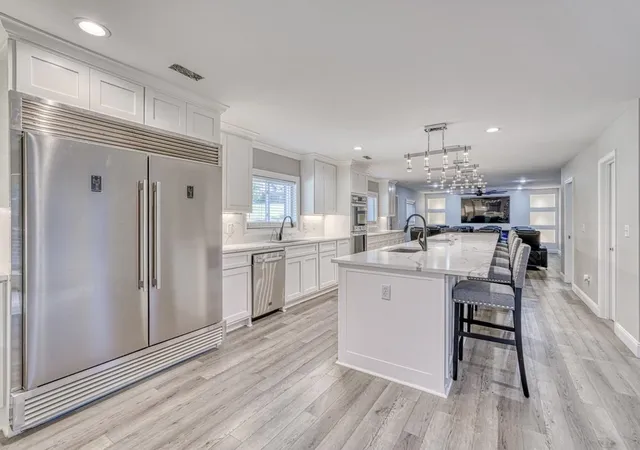 Photo 4 of Single family home for sale at 825 N Franklin Rd, Greenville, SC 29617 | MLS# SPN337217 | Listing updated on 2026-09-24