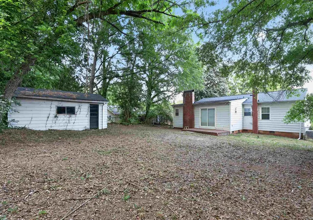 Photo 3 of Single family home for sale at 220 Woodview Ave, Spartanburg, SC 29306 | MLS# SPN337282 | Listing updated on 2026-10-09