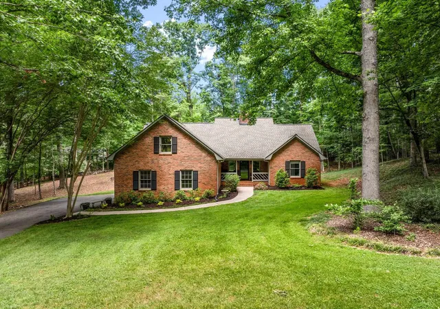 Photo 1 of Single family home for sale at 14 Mockingbird Ct, Spartanburg, SC 29307 | MLS# SPN337330 | Listing updated on 2026-08-19