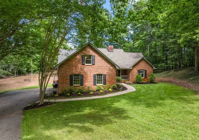 Photo 2 of Single family home for sale at 14 Mockingbird Ct, Spartanburg, SC 29307 | MLS# SPN337330 | Listing updated on 2026-08-19