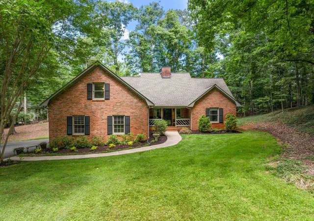 Photo 3 of Single family home for sale at 14 Mockingbird Ct, Spartanburg, SC 29307 | MLS# SPN337330 | Listing updated on 2026-08-19