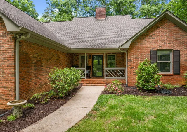 Photo 4 of Single family home for sale at 14 Mockingbird Ct, Spartanburg, SC 29307 | MLS# SPN337330 | Listing updated on 2026-08-19