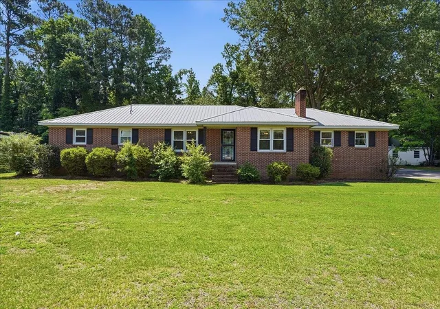 1st image of 208 Skyland Dr, Clinton, SC 29325 | MLS# SPN337345