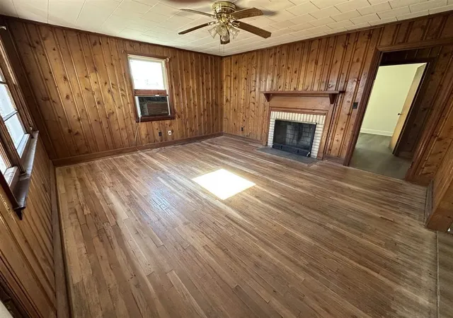 3rd image of 423 Spruce St, Spartanburg, SC 29303 | MLS# SPN337442