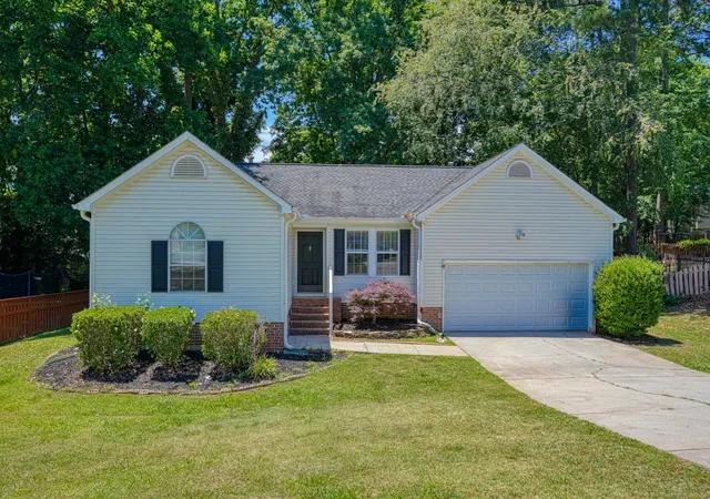 Homes for sale in Simpsonville, SC | 7 Donegal Ct, Simpsonville, SC 29681 | MLS# SPN337452