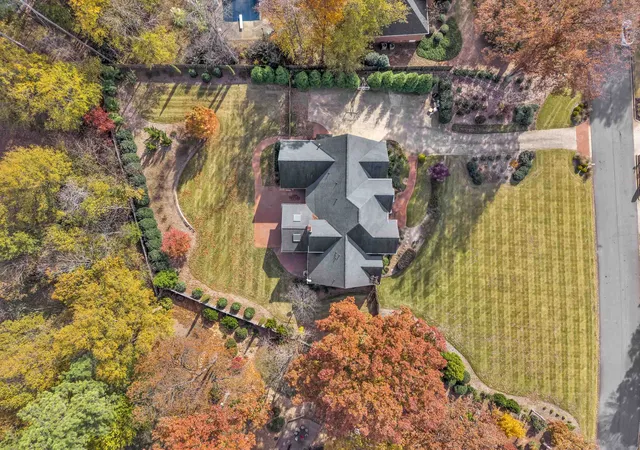 Photo 3 of Single family home for sale at 111 W Woodglen Rd, Spartanburg, SC 29301 | MLS# SPN337488 | Listing updated on 2026-09-01