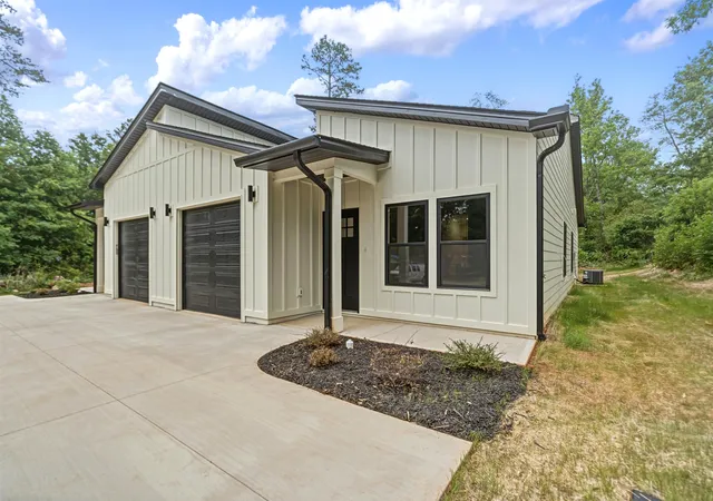 4th image of 17A/17B Belle Ct, Greenville, SC 29605 | MLS# SPN337506