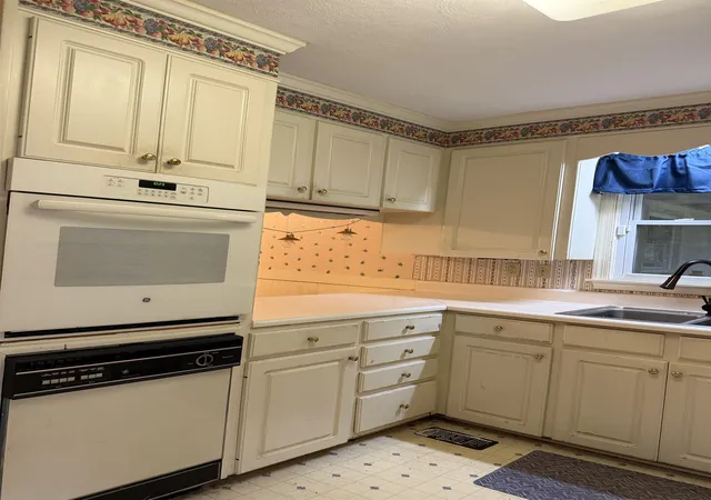 Photo 3 of Single family home for sale at 3855 Maid Marion Ln, Spartanburg, SC 29302 | MLS# SPN337522 | Listing updated on 2026-05-27