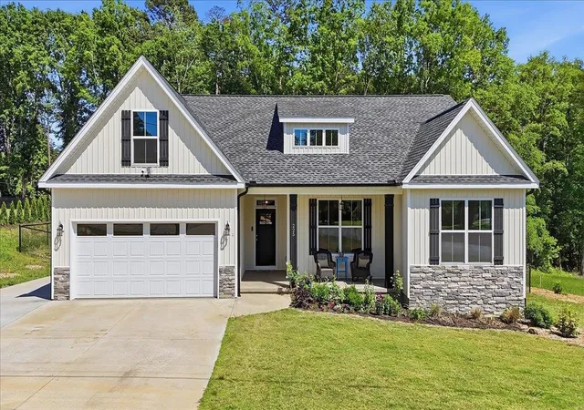 Photo 1 of Single family home for sale at 225 Patch Dr, Spartanburg, SC 29302 | MLS# SPN337536 | Listing updated on 2026-09-15