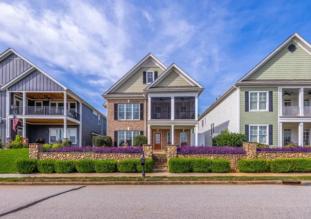 3rd image of 902 Blue Moon St, Taylors, SC 29687 | MLS# SPN337583
