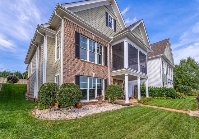 4th image of 902 Blue Moon St, Taylors, SC 29687 | MLS# SPN337583