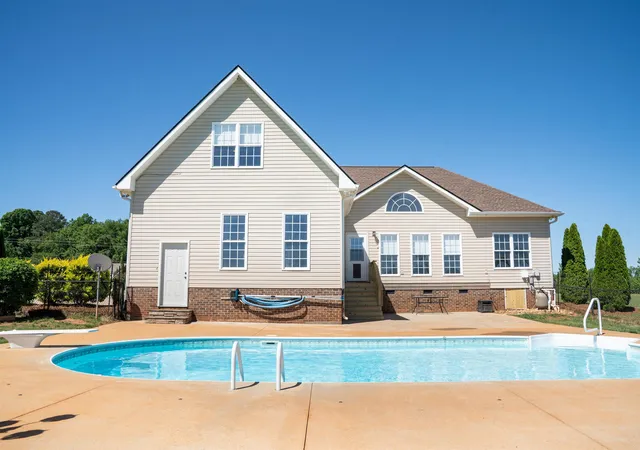 Photo 3 of Single family home for sale at 450 Meadow Rd, Inman, SC 29349 | MLS# SPN337605 | Listing updated on 2026-08-25
