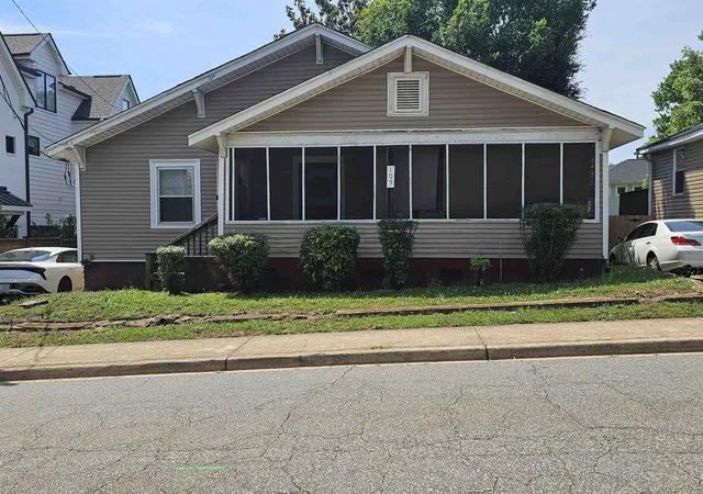 2nd image of 103 Gower St, Greenville, SC 29601 | MLS# SPN337757