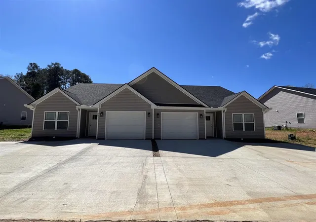 Photo 1 of Multi family home for sale at 254 York St, Chesnee, SC 29323 | MLS# SPN337831 | Listing updated on 2026-06-03