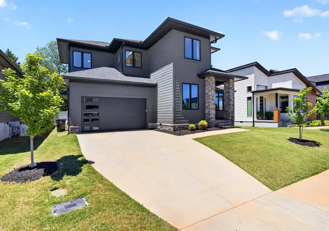 3rd image of 20 Village Crest Dr, Greenville, SC 29607 | MLS# SPN337865