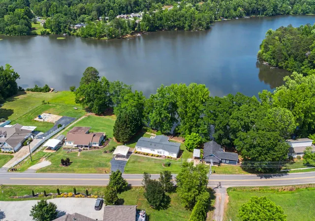2nd image of 1754 Memorial Dr Ext, Greer, SC 29651 | MLS# SPN337871