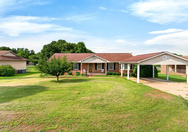 Homes for sale in Gaffney, SC | 208 Coach Hill Dr, Gaffney, SC 29340 | MLS# SPN337873