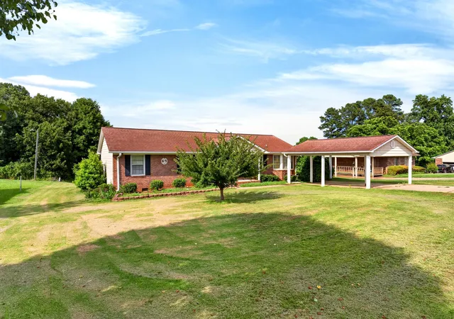 Homes for sale in Gaffney, SC | 208 Coach Hill Dr, Gaffney, SC 29340 | MLS# SPN337873