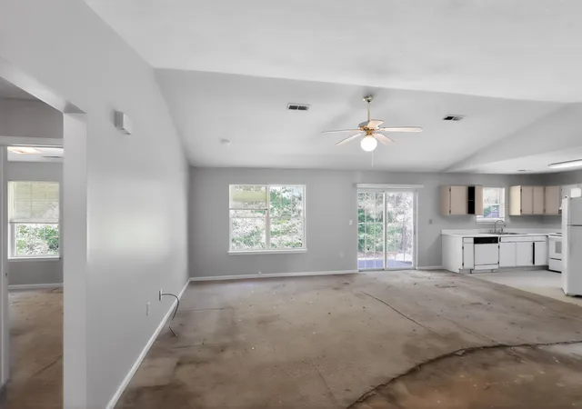 Photo 4 of Single family home for sale at 1888 Tamara Way, Spartanburg, SC 29301 | MLS# SPN337899 | Listing updated on 2026-10-20