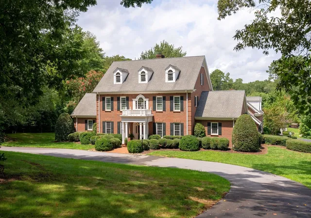 Photo 2 of Sale Pending at 291 Montgomery Dr, Spartanburg, SC 29302 | MLS# SPN337923 | Listing updated on 2026-08-22