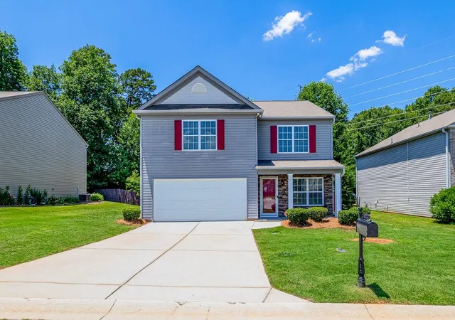 Photo 2 of Sale Pending at 800 S Brighton Ridge Ct, Wellford, SC 29385 | MLS# SPN337959 | Listing updated on 2026-09-22
