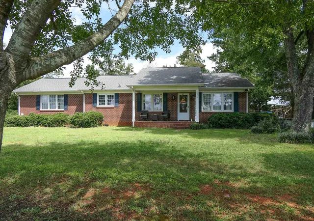 Homes for sale in Cowpens, SC | 1316 Swofford Dr, Cowpens, SC 29330 | MLS# SPN337997