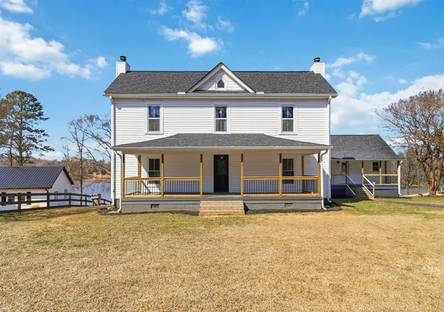 Photo 3 of Single family home for sale at 410 Berry Shls Rd, Duncan, SC 29334 | MLS# SPN338098 | Listing updated on 2026-06-11