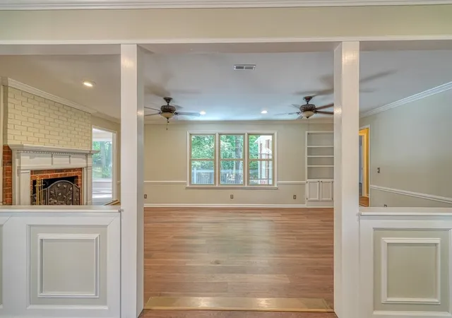 Photo 2 of Single family home for sale at 144 Hawk Crk Dr, Spartanburg, SC 29301 | MLS# SPN338124 | Listing updated on 2026-10-21
