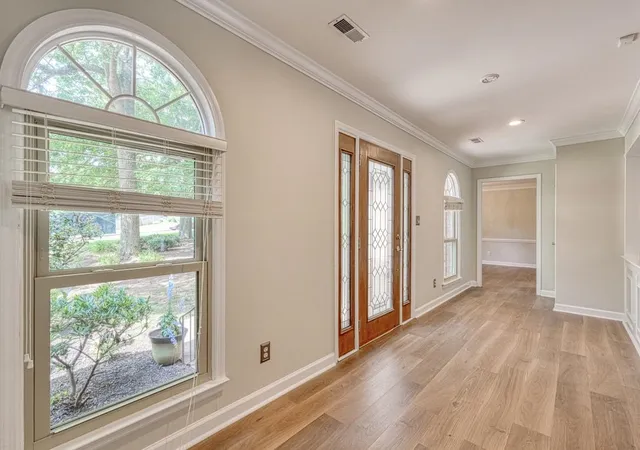 Photo 3 of Single family home for sale at 144 Hawk Crk Dr, Spartanburg, SC 29301 | MLS# SPN338124 | Listing updated on 2026-10-21