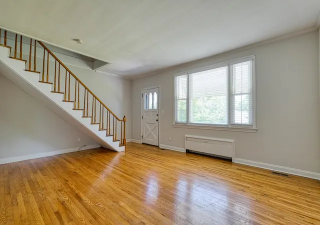 Photo 3 of Single family home for sale at 171 E Victoria Rd, Spartanburg, SC 29301 | MLS# SPN338210 | Listing updated on 2026-08-26