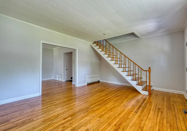 Photo 3 of Single family home for sale at 171 E Victoria Rd, Spartanburg, SC 29301 | MLS# SPN338210 | Listing updated on 2026-08-26