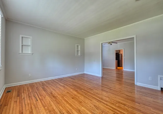 Photo 4 of Single family home for sale at 171 E Victoria Rd, Spartanburg, SC 29301 | MLS# SPN338210 | Listing updated on 2026-08-26