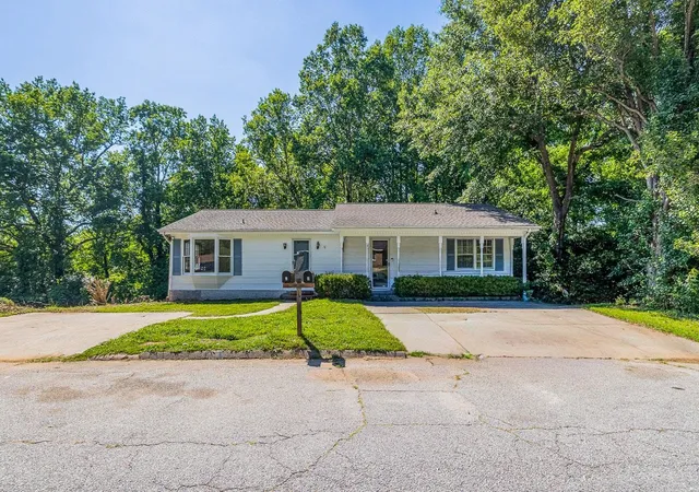 Photo 1 of Sale Pending at 4016 Pebblebrook Ct, Spartanburg, SC 29301 | MLS# SPN338257 | Listing updated on 2026-09-04