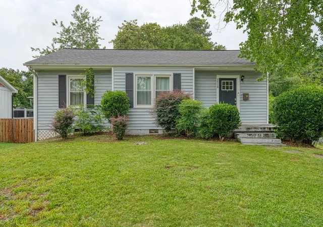 Photo 2 of Single family home for sale at 2478 Country Clb Rd, Spartanburg, SC 29302 | MLS# SPN338312 | Listing updated on 2026-08-30